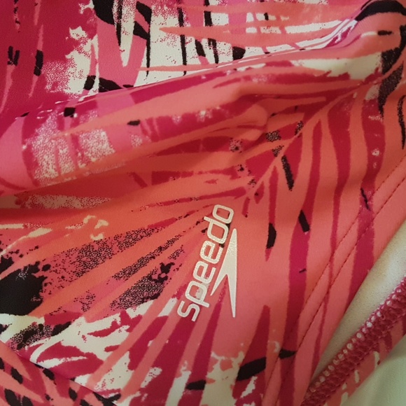 Swimsuit - Picture 2 of 8